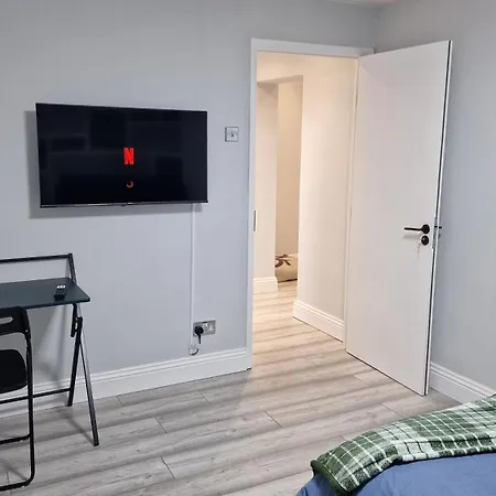 Apartment House With Garden *