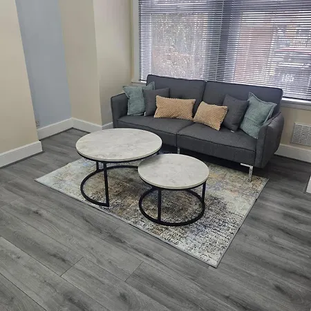 House With Garden Apartment London