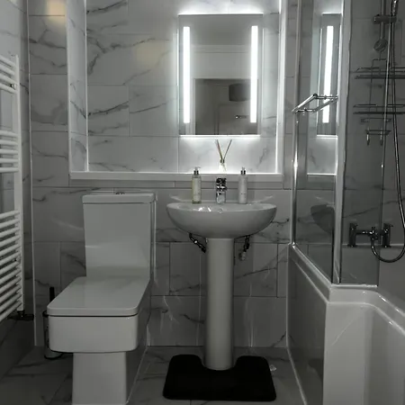 Stylish Near Excel London- Sleeps 4!