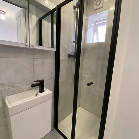 Beautiful Newly Renovated House Sleeps 6 People, Only 12 Minutes By Tube To Oxford Circus Holiday home *
