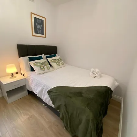 Beautiful Newly Renovated House Sleeps 6 People, Only 12 Minutes By Tube To Oxford Circus Holiday home *