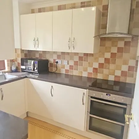 Heathrow Airport Pick Up-paid Uxbridge Cozy Shared Near Brunel *