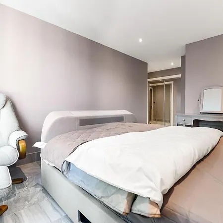 Luxury 2 Bed Close To London