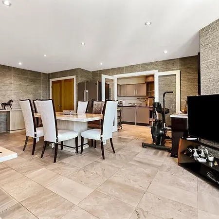 Luxury 2 Bed Close To London