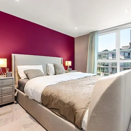 Luxury 2 Bed Close To Apartment London