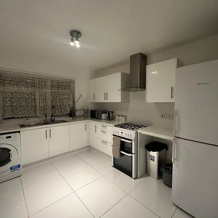 Alloggio in famiglia Modern In A 4 Bedroom Flat In London, Shared Bathroom! Londra