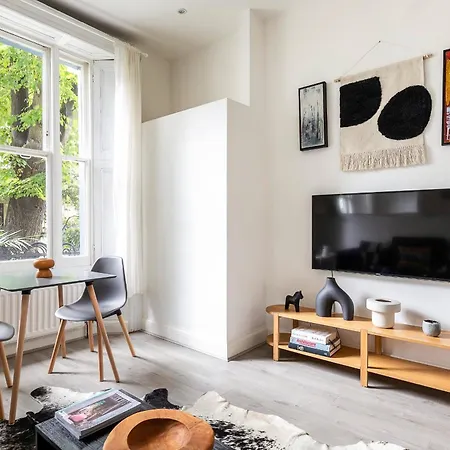 Stylish One-bedroom Flat In Notting Hill