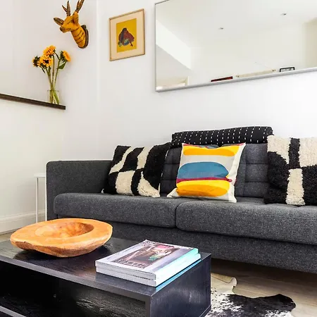Stylish One-bedroom Flat In Notting Hill Apartment