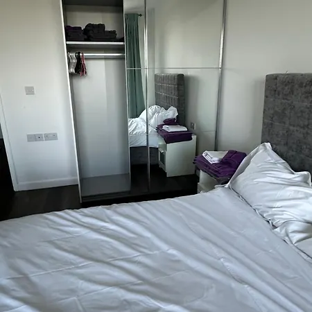 Apartment Stylish Urban Retreat London