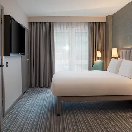 Doubletree By Hilton Chelsea Отель