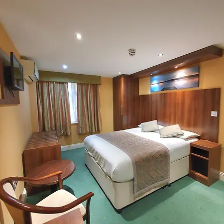 Oliver Otel