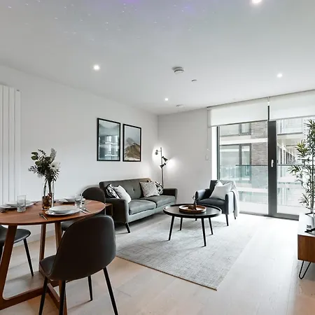 Khayat Homes - The Cosy Cabo - One Bed Apartment London