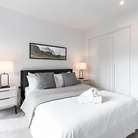 Khayat Homes - The Cosy Cabo - One Bed London