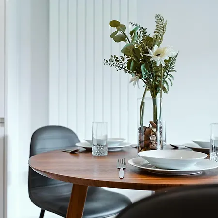 Khayat Homes - The Cosy Cabo - One Bed * London