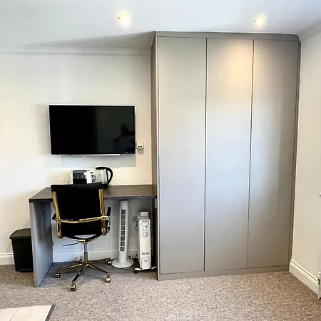 Spectacular Modern, Private Apartment,15 Mins To London Hendon