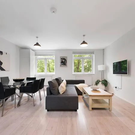 2 Bed Apartment- Finsbury Park Station B Apartment