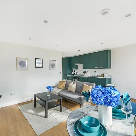 Modern With Free Wifi Apartment *