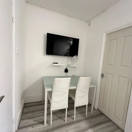 Ground Floor One Bedroom Flat *