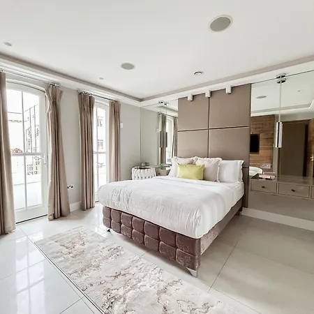 Luxurious Penthouse In Prime Location * London