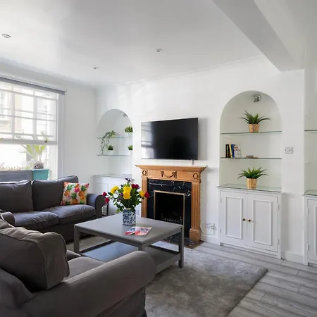 Chelsea 2 Bed House And Garden London