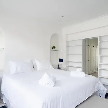 Chelsea 2 Bed House And Garden Holiday home