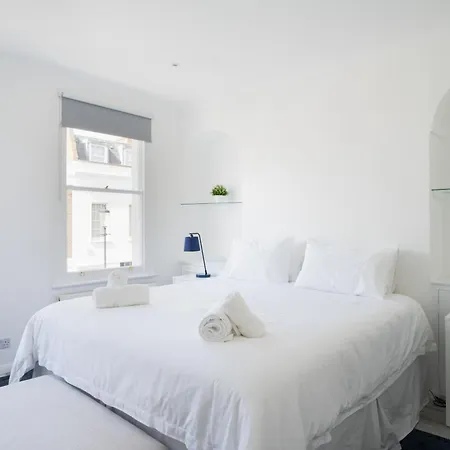 Chelsea 2 Bed House And Garden * London