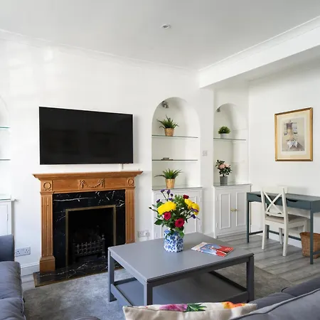 Holiday home Chelsea 2 Bed House And Garden