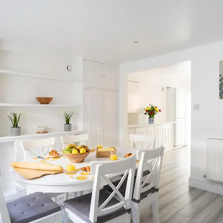 Chelsea 2 Bed House And Garden * London