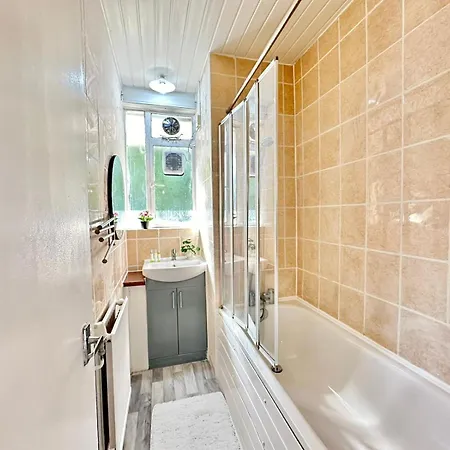 Two Bedroom Near Paddington Station
