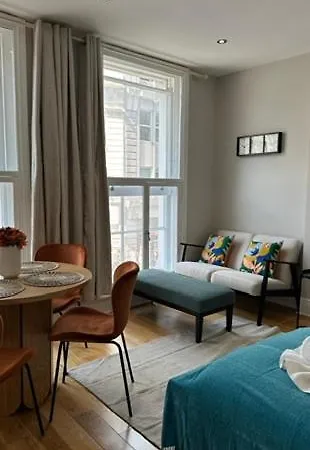 Apartamento Modern Flat In