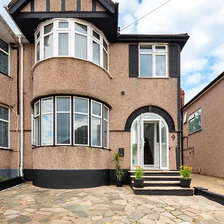 9ra - 4bd House - Wembley Views London