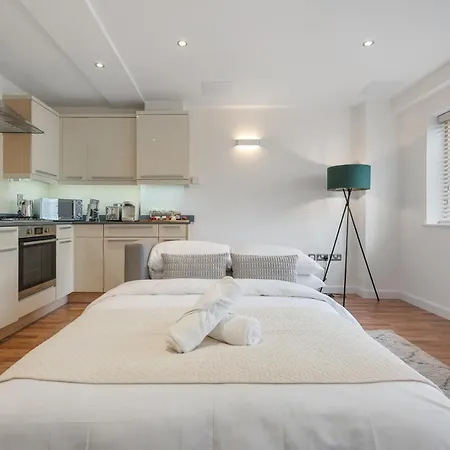 Holiday home Westferry Road London