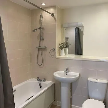 Two Bedroom House By Brookland Serviced Short Lets With Free Wifi & Parking