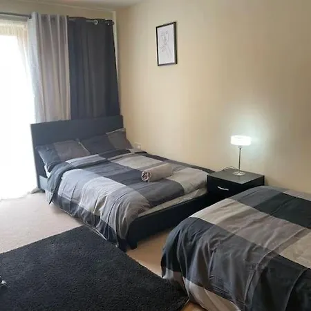 Holiday home Two Bedroom House By Brookland Serviced Short Lets With Free Wifi & Parking