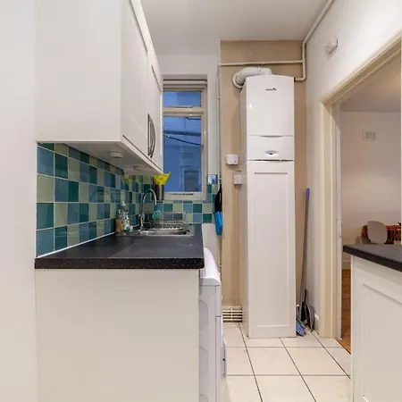 Cozy & Charming 2-bedroom Flat In Prime Apartment London