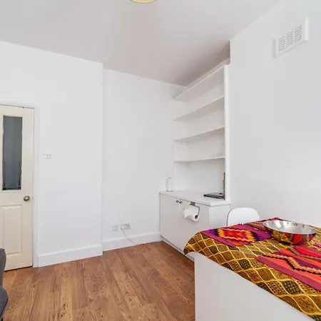Cozy & Charming 2-bedroom Flat In Prime Apartment *