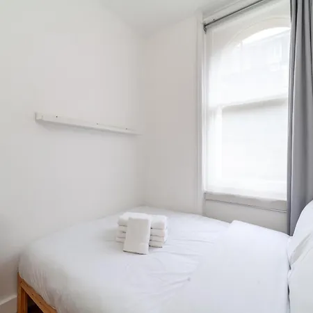 Cozy & Charming 2-bedroom Flat In Prime Apartment *