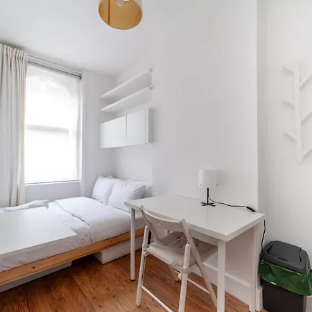 Cozy & Charming 2-bedroom Flat In Prime Apartment *