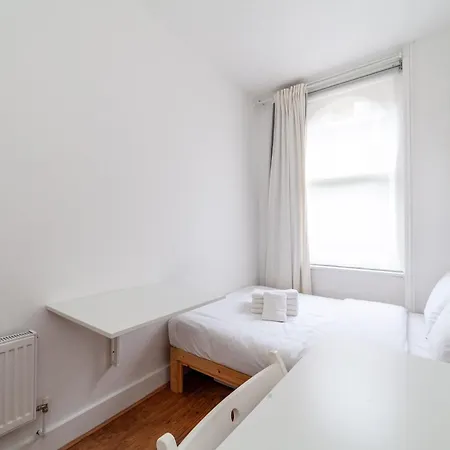 Apartment Cozy & Charming 2-bedroom Flat In Prime *
