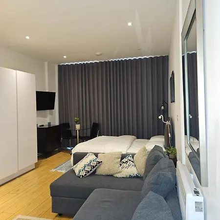Classic For 4 In Piccadilly Soho Vr3 London