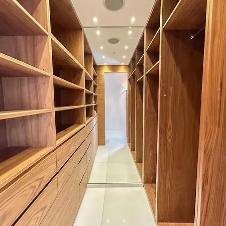 Apartment Luxurious Penthouse In Prime Location London