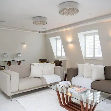 Apartment Luxurious Penthouse In Prime Location *