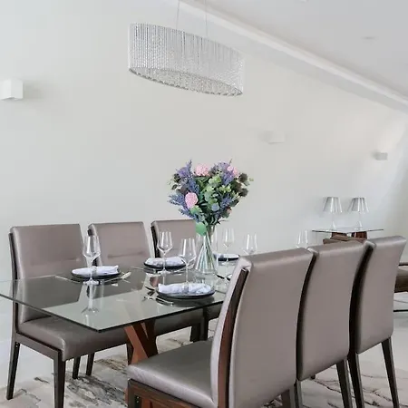 Luxurious Penthouse In Prime Location