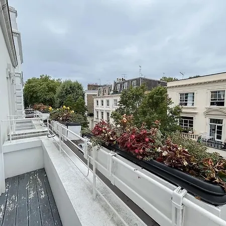 Luxurious Penthouse In Prime Location Apartment *