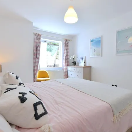 Apartment 2 Bedrooms Sleep 6 Free Parking