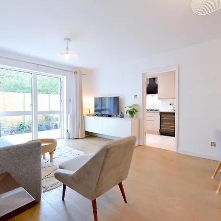 Apartment 2 Bedrooms Sleep 6 Free Parking