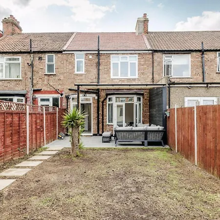 Casa vacanze Modern With Driveway Parking For 2 Vehicles, Near Tottenham Hotspur Stadium, White Hart Lane Train Station Londra