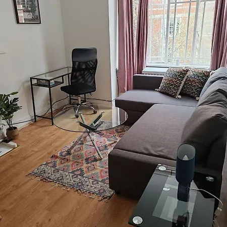 Apartment Two Bedroom In Bayswater