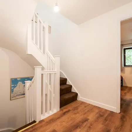 Holiday home 3 Storey House Next To Museum London Pass The Keys