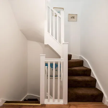 Holiday home 3 Storey House Next To Museum London Pass The Keys *